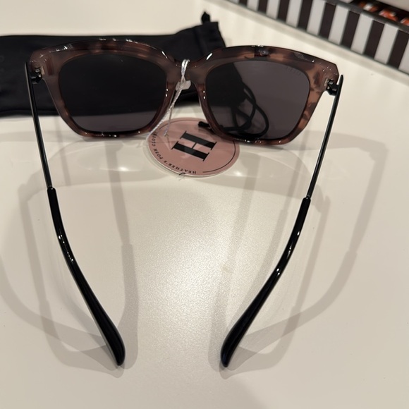 Diff Eyewear Tortoise Shell Sunglasses - Picture 4 of 5